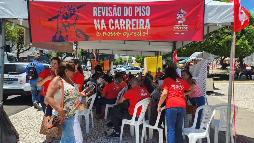 Professores da rede estadual encerram greve em Sergipe, mas mantêm mobilização
