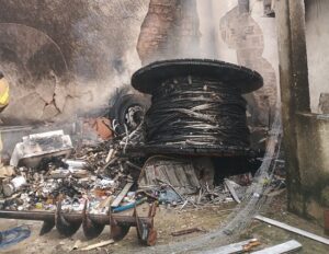 Incêndio atinge depósito de materiais para energia solar em São Cristóvão