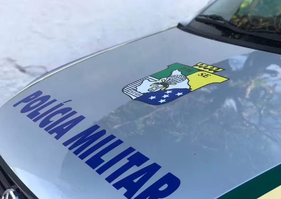 Homem é preso após atirar na ex-companheira durante festa junina em Tobias Barreto Homem é preso após atirar na ex-companheira durante festa junina em Tobias Barreto