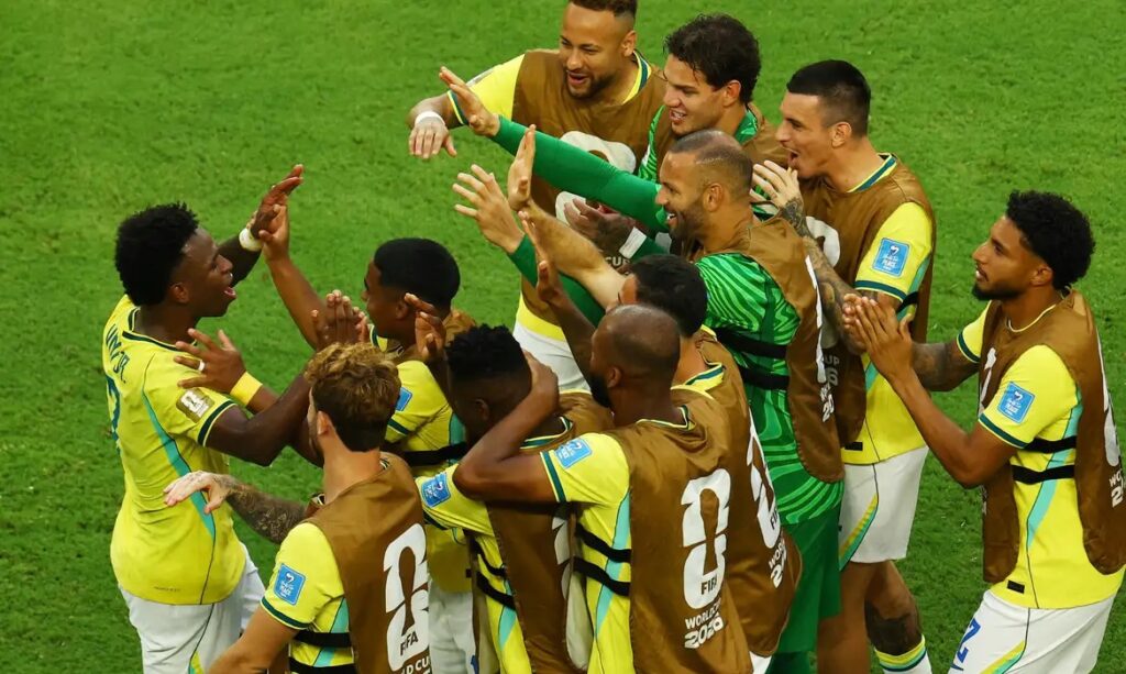 Vinícius Júnior comanda vitória do Brasil sobre a Escócia e garante liderança do Grupo C na Copa do Mundo Vinícius Júnior comanda vitória do Brasil sobre a Escócia e garante liderança do Grupo C na Copa do Mundo