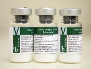 Ministério da Saúde mantém investigação sobre vacina da dengue do Butantan após suspensão temporária